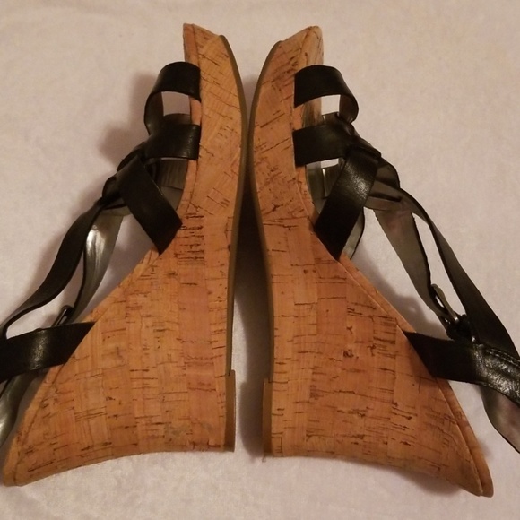Black Guess wedge sandals - Picture 2 of 2